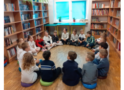 Pasowanie na czytelnika uczniów I klas