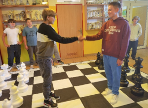 Królowie i Królowe Wielkiej Szachownicy! Za nami emocjonujący tydzień turniejowy.